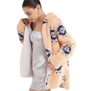 🌻Urban Outfitters Carmella Oversized Reversible Sherpa Jacket Size XS/S